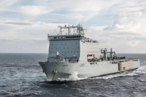Великобритания готовит RFA Lyme Bay к возможному развертыванию на Кипре