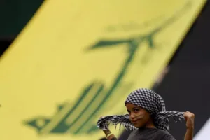Война Израиля и Hezbollah сотрясает Ливан на фоне роста перемещений и углубления политических разломов