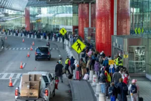 DHS предупреждает, что экстренные средства на оплату труда TSA могут иссякнуть к началу мая на фоне частичной приостановки работы правительства