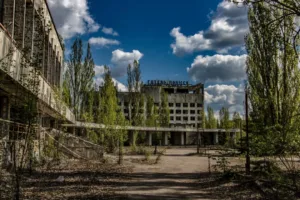 Ukraine prosecutor says Russian missile and drone routes near Chernobyl raise accident risk