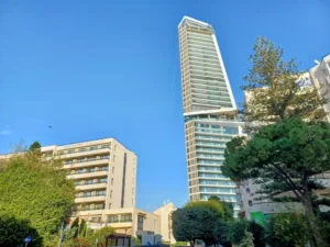 Кипр подчёркивает инвестиционную привлекательность на фоне отчёта PwC Cyprus о сделках с недвижимостью на €6,5 млрд в 2025 году