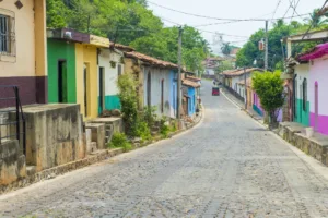 El Salvador enacts reforms allowing life imprisonment for minors as young as 12