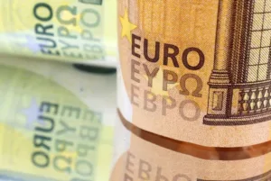 Eurobank Equities повышает целевые цены и сохраняет рекомендации «покупать» по греческим банкам и Bank of Cyprus