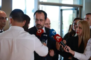 Христодулидис объявил о внутреннем совещании по ящуру и вновь подтвердил готовность встретиться с фермерами