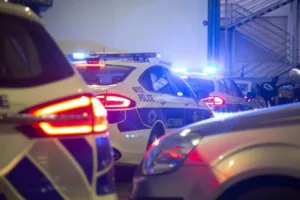 Суд Ларнаки заключил под стражу 24-летнего подозреваемого на семь дней по делу о нападении с ножом в ночном клубе
