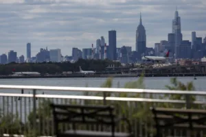 Потребительское доверие в США снижается в мае на фоне роста опасений по поводу инфляции, связанных с войной с Ираном