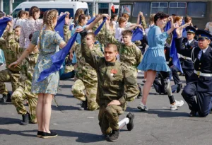 Russia and Ukraine trade accusations of ceasefire violations during Putin’s May 8-9 truce