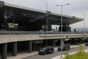Ryanair to close Thessaloniki base this winter and cut Greece capacity amid fee dispute