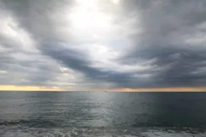 Thursday forecast: local cloud increase, isolated showers and possible hail in mountainous areas