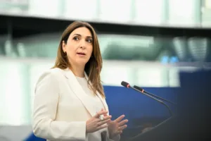 Рауна назвала расширение ЕС «незаменимым обязательством» в ходе дебатов о системе управления в Европейском парламенте
