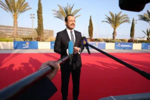 Христодулдис ссылается на меры в сфере зарплат, налогов и социального обеспечения в обращении по случаю Первомая