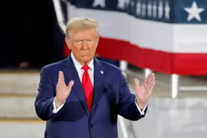 Trump says Iran ceasefire is “on life support” as Tehran rejects U.S. proposal