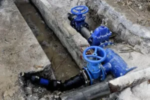 Авария на водопроводе закрыла часть проспекта Вироноса в Никосии