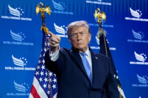Трамп называет победителей праймериз Демократической партии в Нью-Йорке серьезной угрозой накануне кампании перед промежуточными выборами