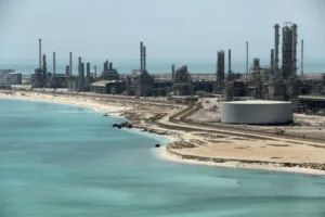 Крушение вертолета Aramco в Рас-Тануре унесло жизни 14 человек, начато расследование