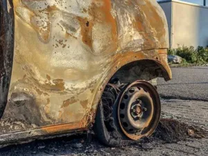 Three escape burning car after motorway crash near Choirokitia in Cyprus