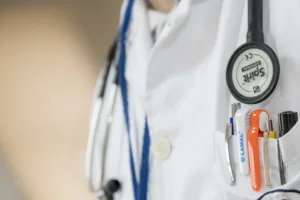 Cyprus suspends two doctors for six years over false specialty qualification information