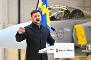 Польша лишила Зеленского высшей государственной награды из-за названия армейского подразделения в честь УПА
