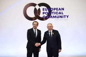 Христодулидис поздравил Пашиняна после того, как Civil Contract получила большинство в парламенте Армении
