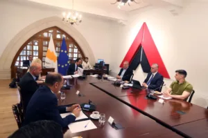 Кипр заявил, что расширенная встреча должна быть направлена на возобновление переговоров