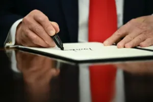 Прекращение огня между Ираном и США оставило нерешёнными ключевые вопросы о стабильности на Ближнем Востоке