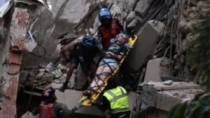 Powerful earthquakes in Venezuela kill at least 32 and injure 700