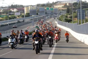 Apoel centenary motorcade disrupts traffic in Nicosia