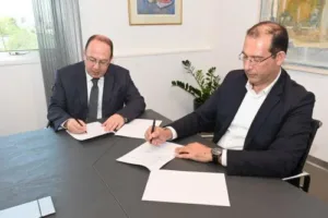 AUB Mediterraneo and Cyta sign partnership to boost innovation and skills in Cyprus