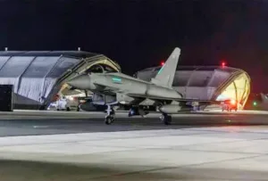 Η Βρετανία δηλώνει ότι οι ένοπλες δυνάμεις είναι έτοιμες μετά την ιρανική προειδοποίηση για τη χρήση βρετανικών βάσεων από τις ΗΠΑ