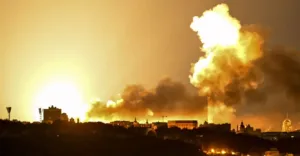 Украина расширяет дальнобойные удары по России, поскольку атаки поражают нефтеперерабатывающие заводы, фабрики и военные объекты