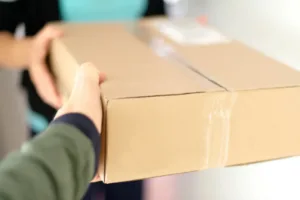 На Кипре зафиксировано более 100 000 онлайн-посылок после введения временной таможенной пошлины в €3