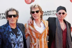 Οι Rolling Stones ισοφάρισαν τους Beatles ως προς τον αριθμό των 15 άλμπουμ που έφτασαν στο νούμερο 1 στη Βρετανία