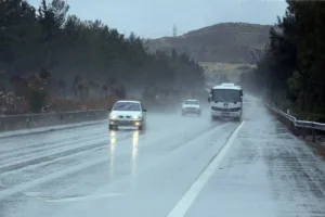 Heavy rain reduces visibility on Nicosia-Limassol highway