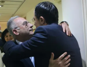 Neophytou criticises government over Cyprus talks and crossing points