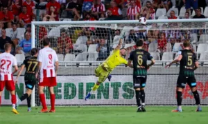 Olympiacos и Nea Salamina сыграли вничью 3:3 в стартовом матче чемпионата