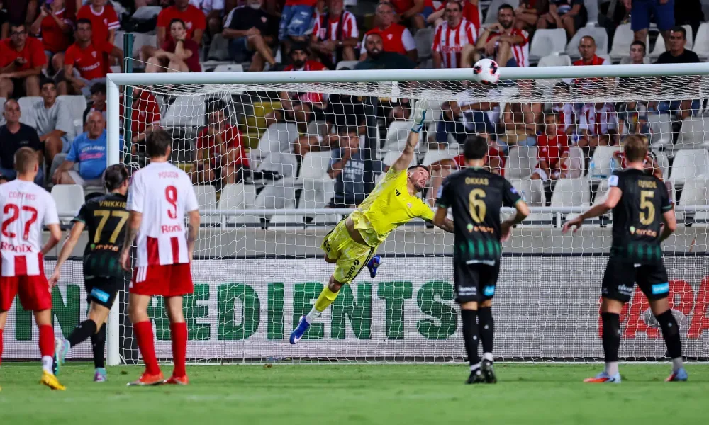 Olympiacos and Nea Salamina draw 3-3 in championship opener