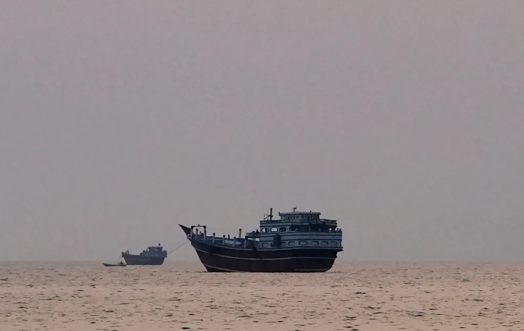 Η Saudi Aramco επαναλαμβάνει φορτώσεις πετρελαίου εντός των Στενών του Ορμούζ