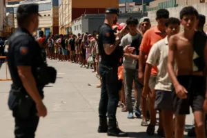 Spain threatens Italy with travel restrictions over Ceuta migrant controls