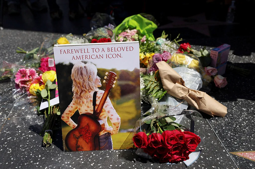 Dolly Parton fans worldwide mourn country music star
