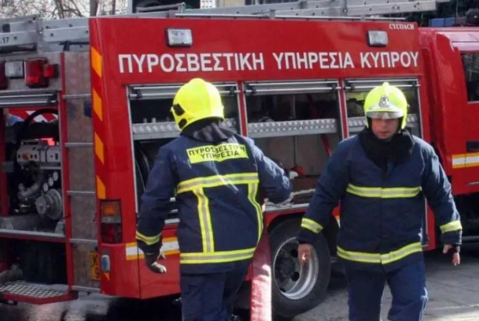 Lightning strike causes fire and power cut in Avgorou