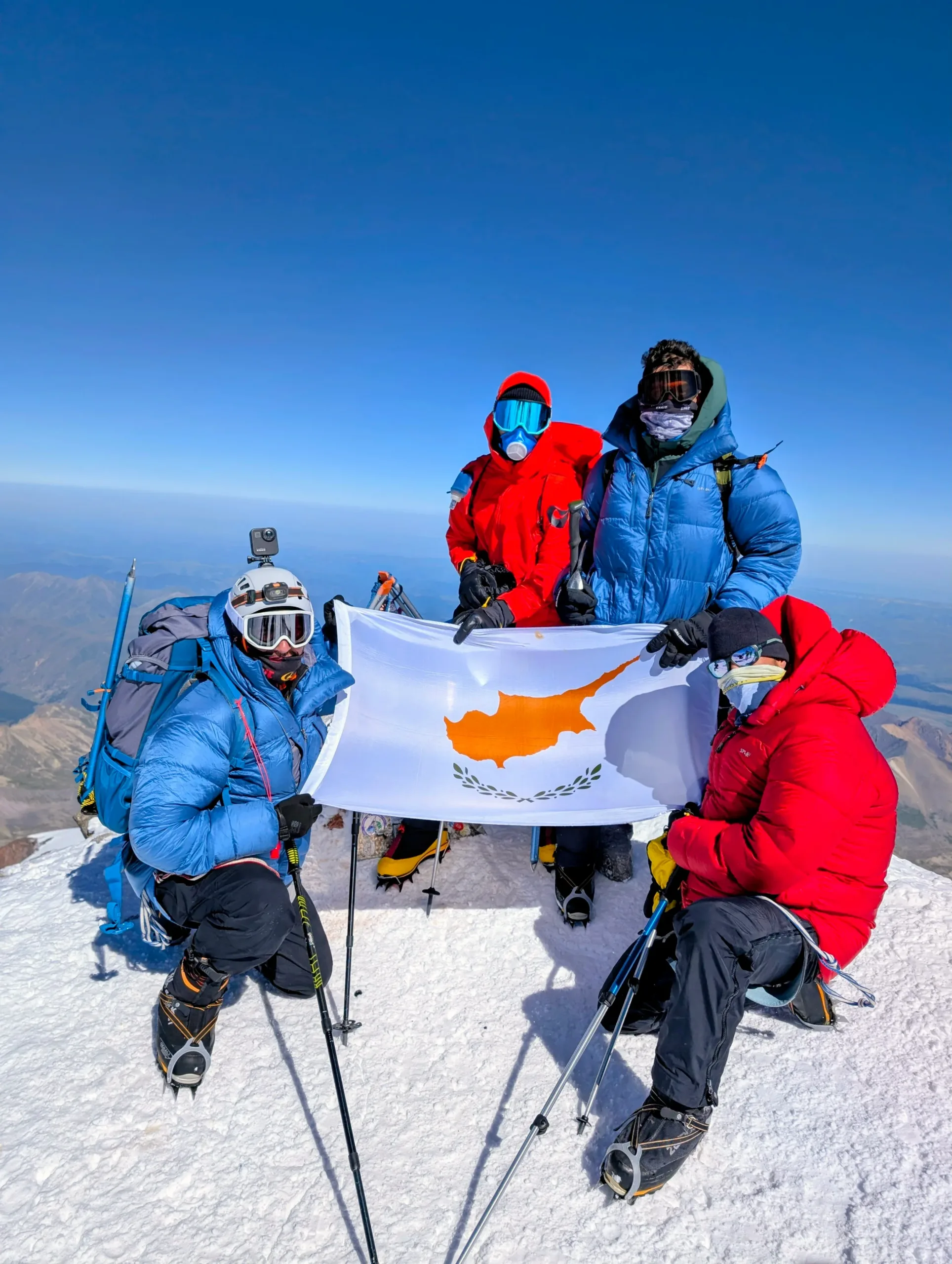 Cypriot mountaineers summit Mount Elbrus in cancer solidarity climb