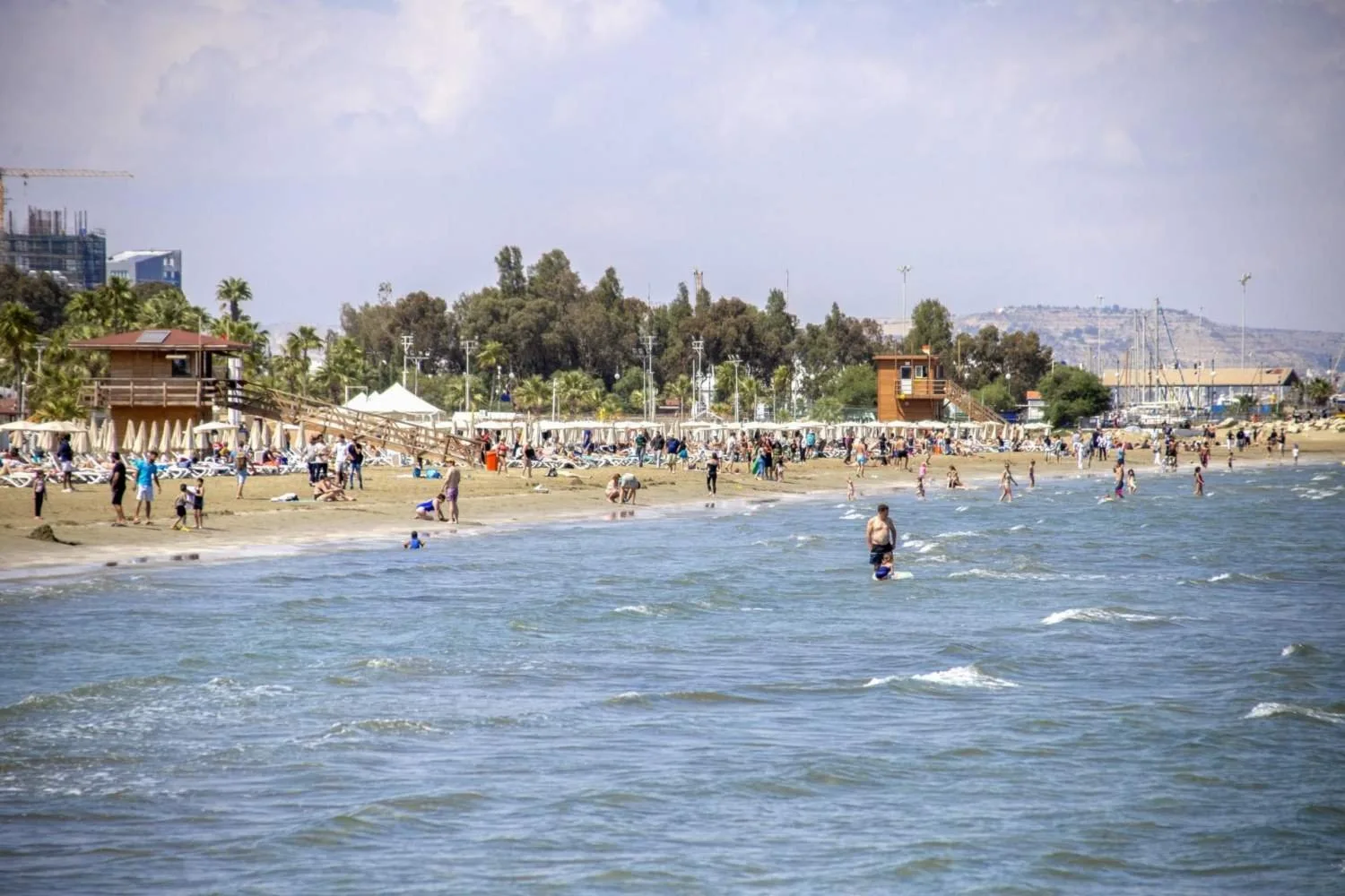Girl remains critical after mother drowns off Pyla beach