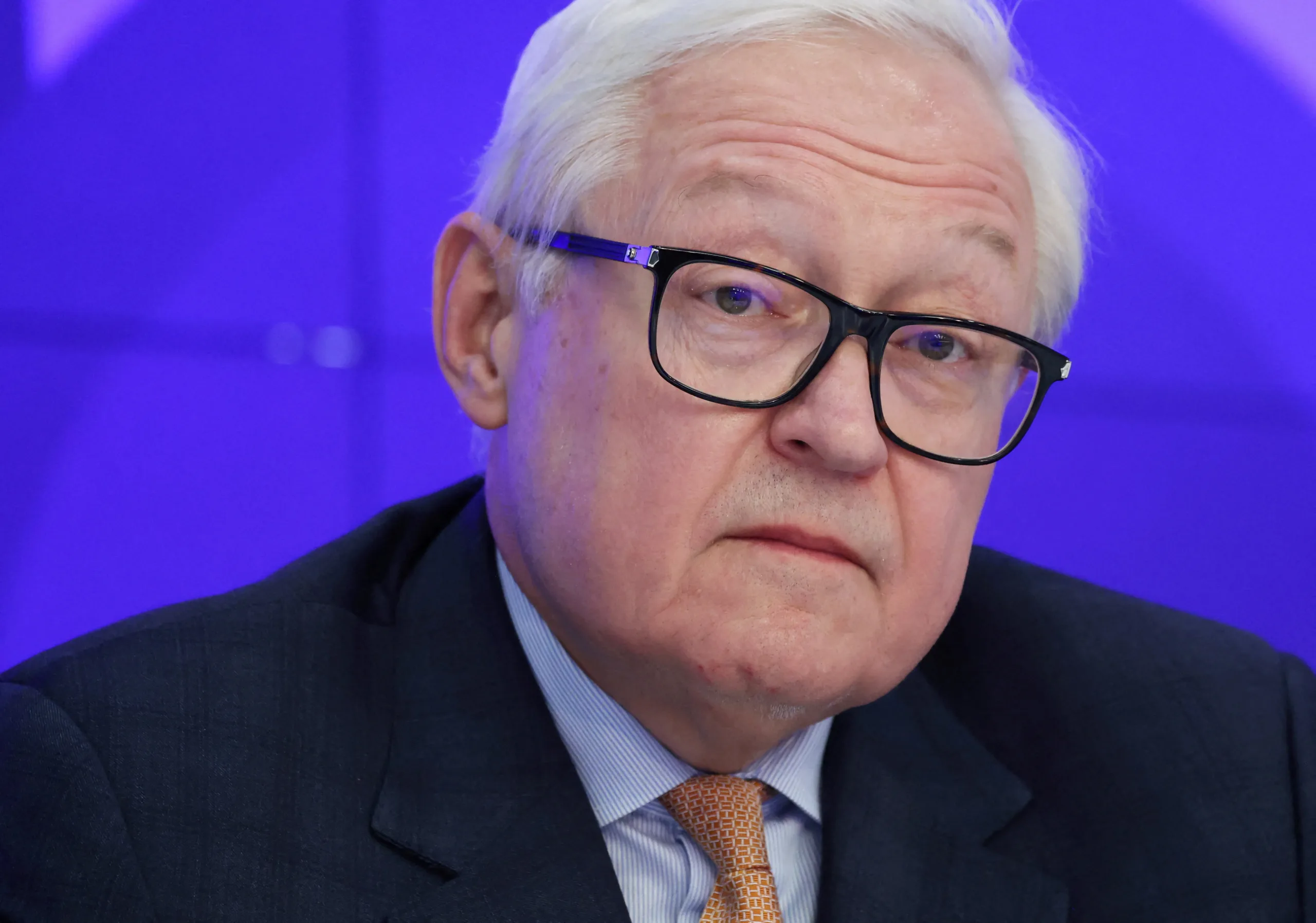 Россия готова рассмотреть новые предложения по урегулированию на Украине, заявил Рябков