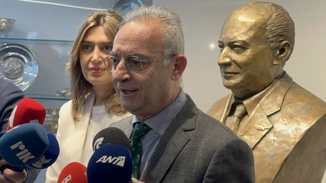 Neophytou warns crossing point closures could revive direct trade debate