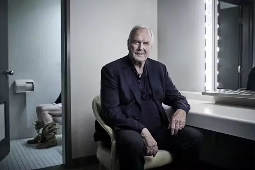 Ο John Cleese εμφανίζεται για πρώτη φορά στην Κύπρο