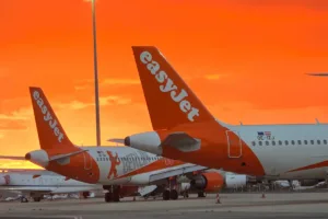 Η Apollo συμφωνεί στην εξαγορά της easyJet έναντι 5,7 δισ. λιρών, καθώς η Castlelake αποσύρεται