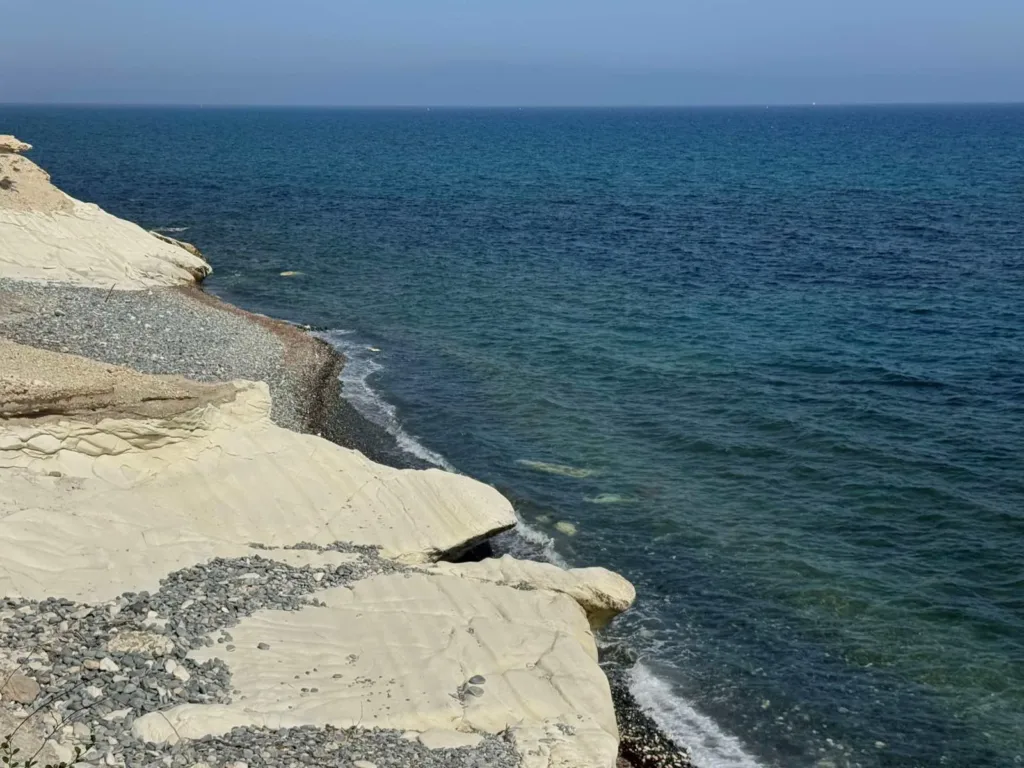 Община Мони бьёт тревогу из-за сброса сточных вод в море