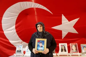 Правящий альянс Турции представил законопроект в поддержку мирного процесса с PKK