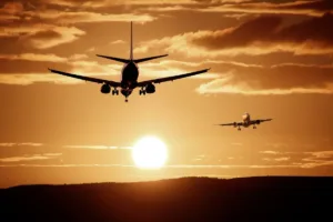 Η Κύπρος επαναπατρίζει 119 μετανάστες σε επιχείρηση της αστυνομίας και του υφυπουργείου Μετανάστευσης