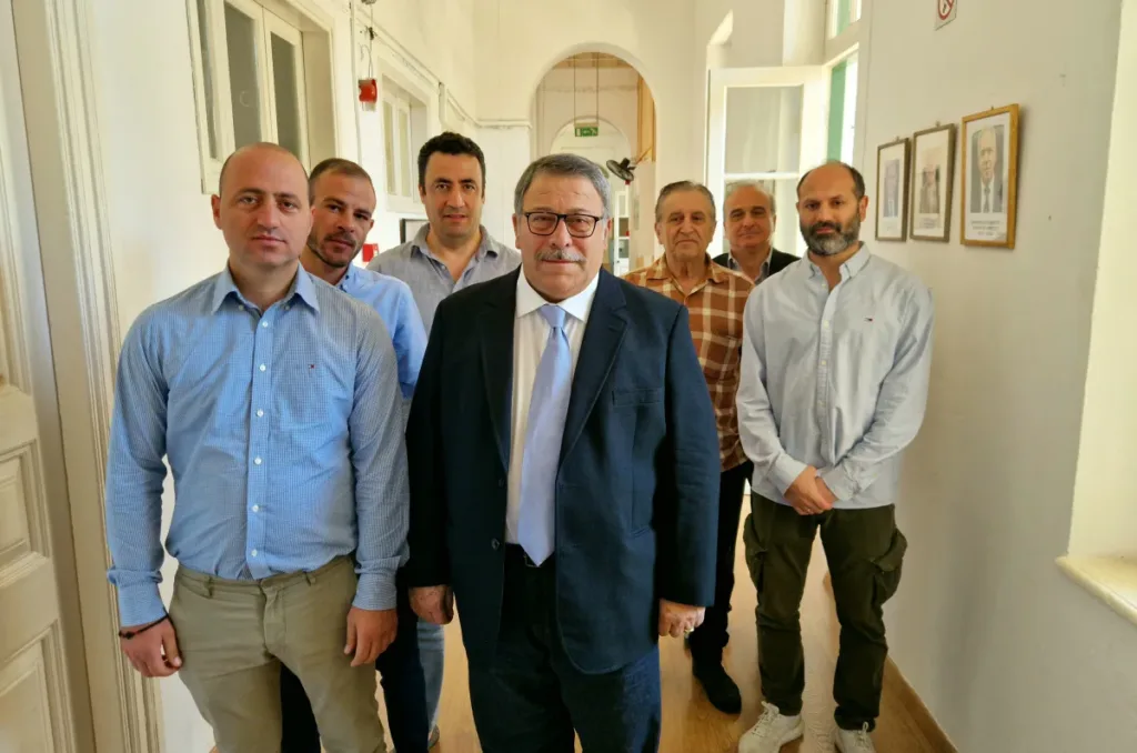 Four DEK leaders withdraw support for party president Themistocleous